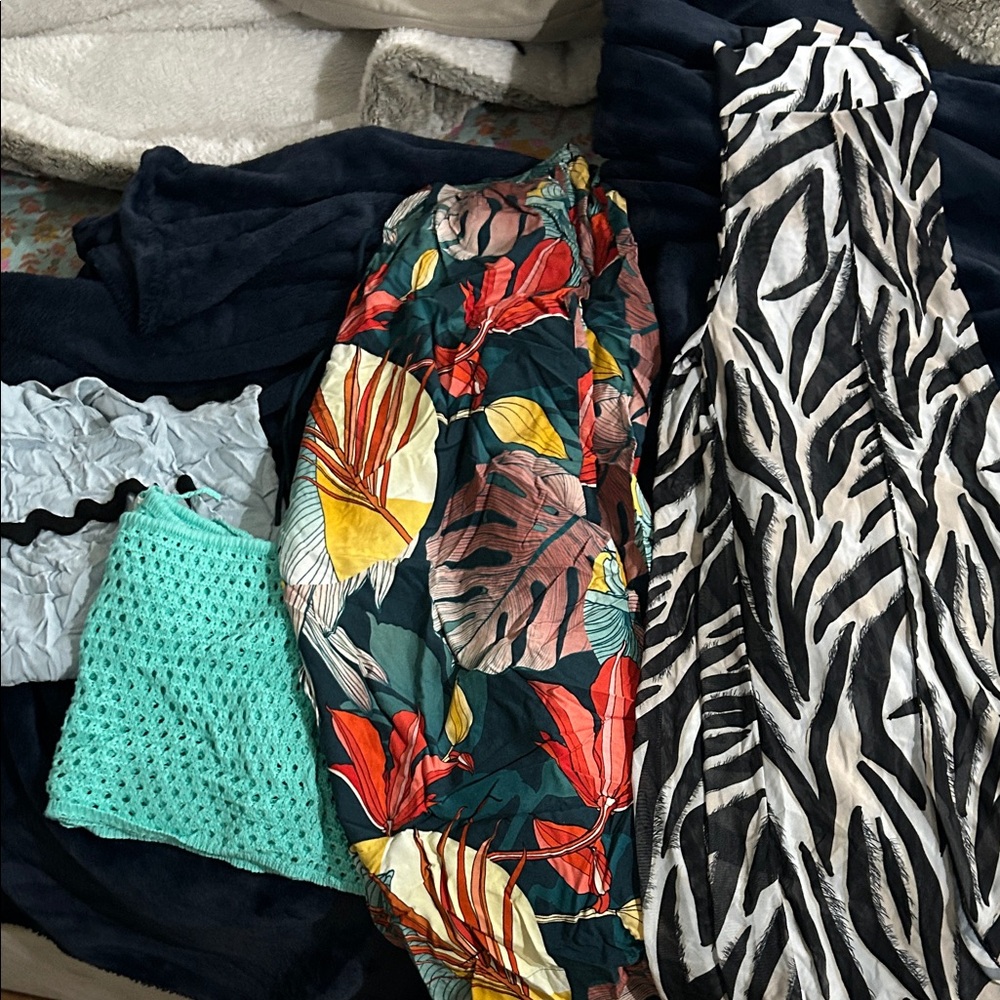 Floral Tropical Green Women's Swim Coverup lot of 4